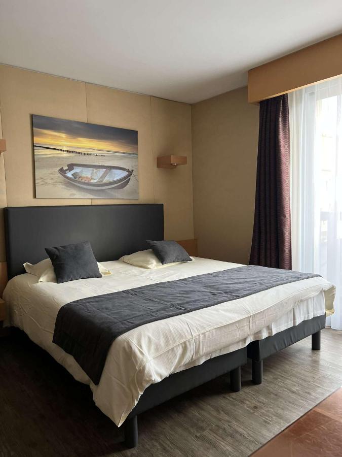 Amiraute Hotel Golf Deauville Touques Dış mekan fotoğraf