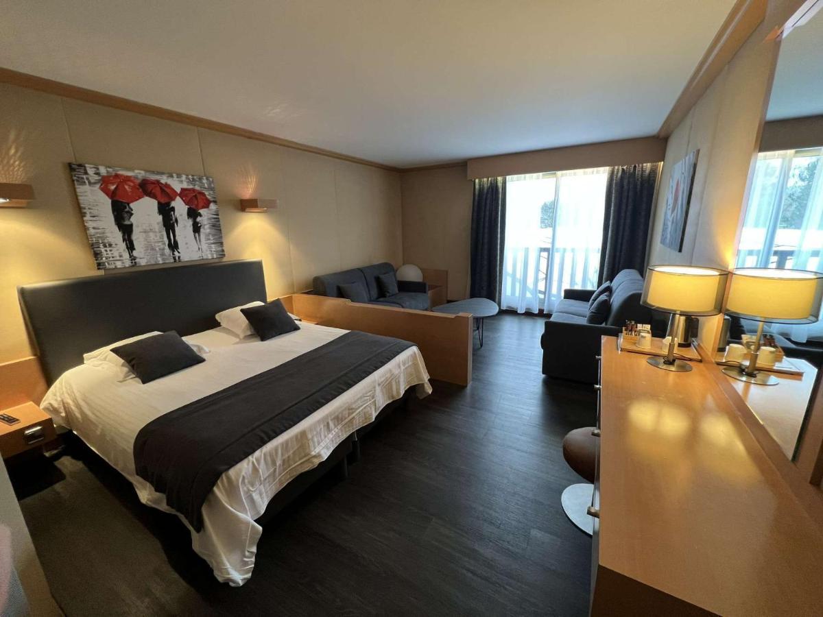 Amiraute Hotel Golf Deauville Touques Dış mekan fotoğraf
