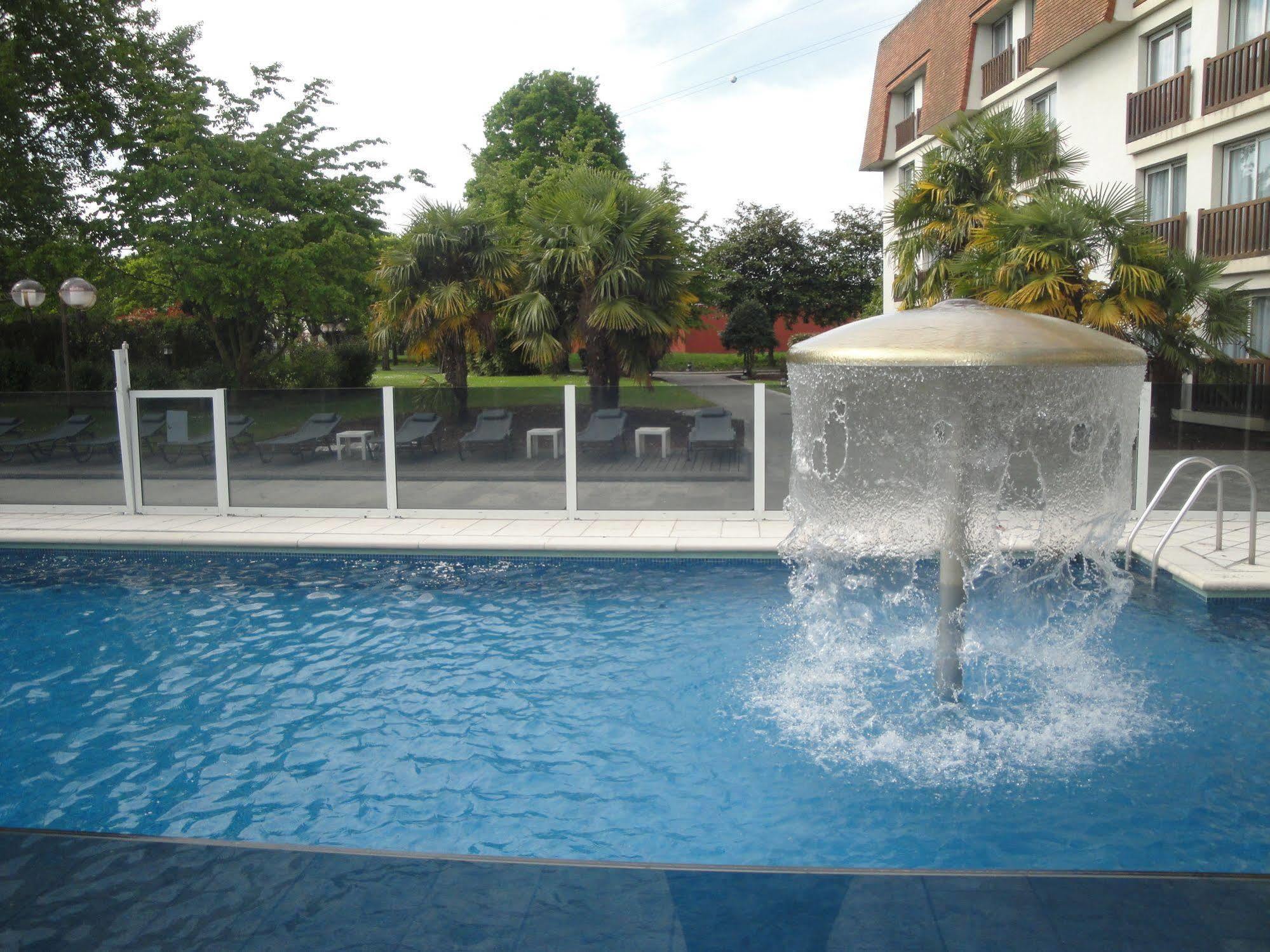 Amiraute Hotel Golf Deauville Touques Dış mekan fotoğraf