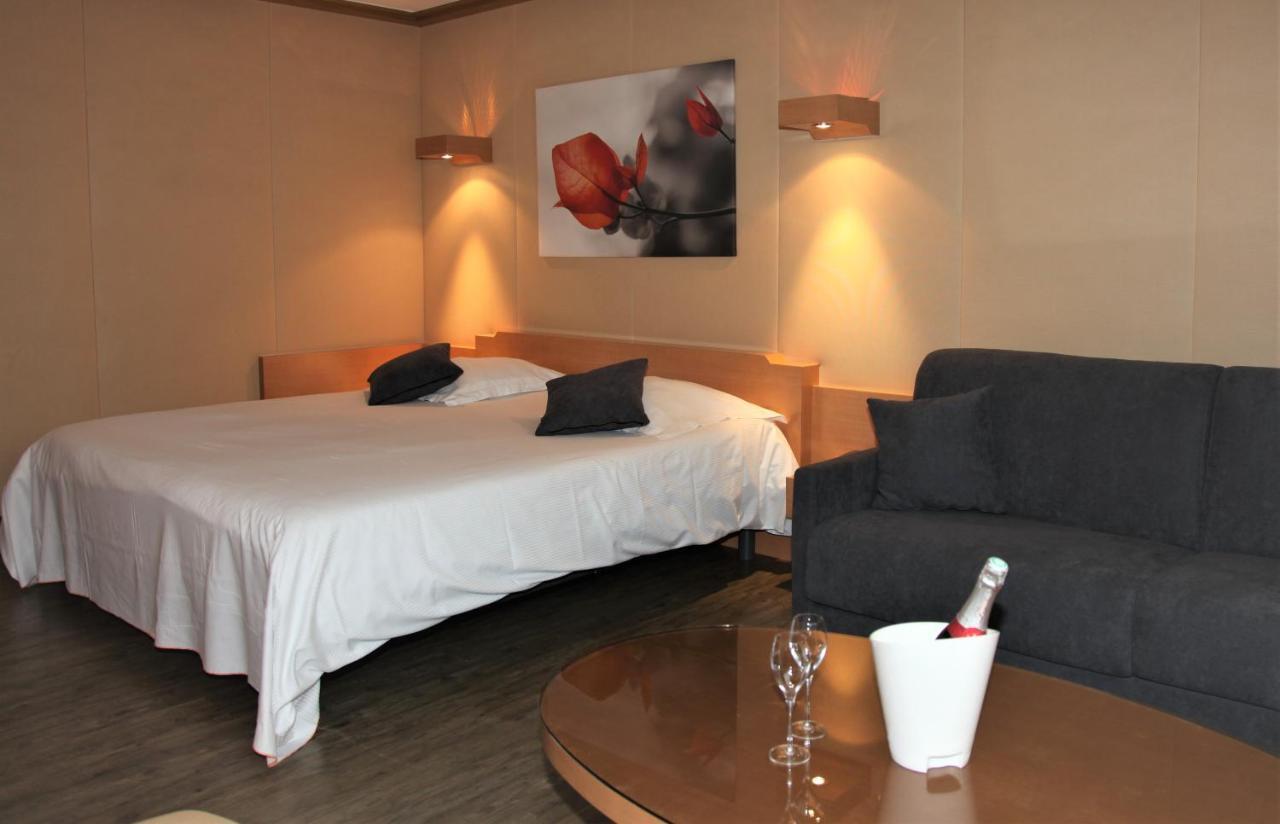 Amiraute Hotel Golf Deauville Touques Dış mekan fotoğraf